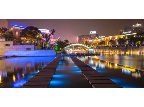 贝博app体育客服:获评的第三座灯塔工厂。